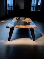 Table basse en bois d'olivier et résine epoxy