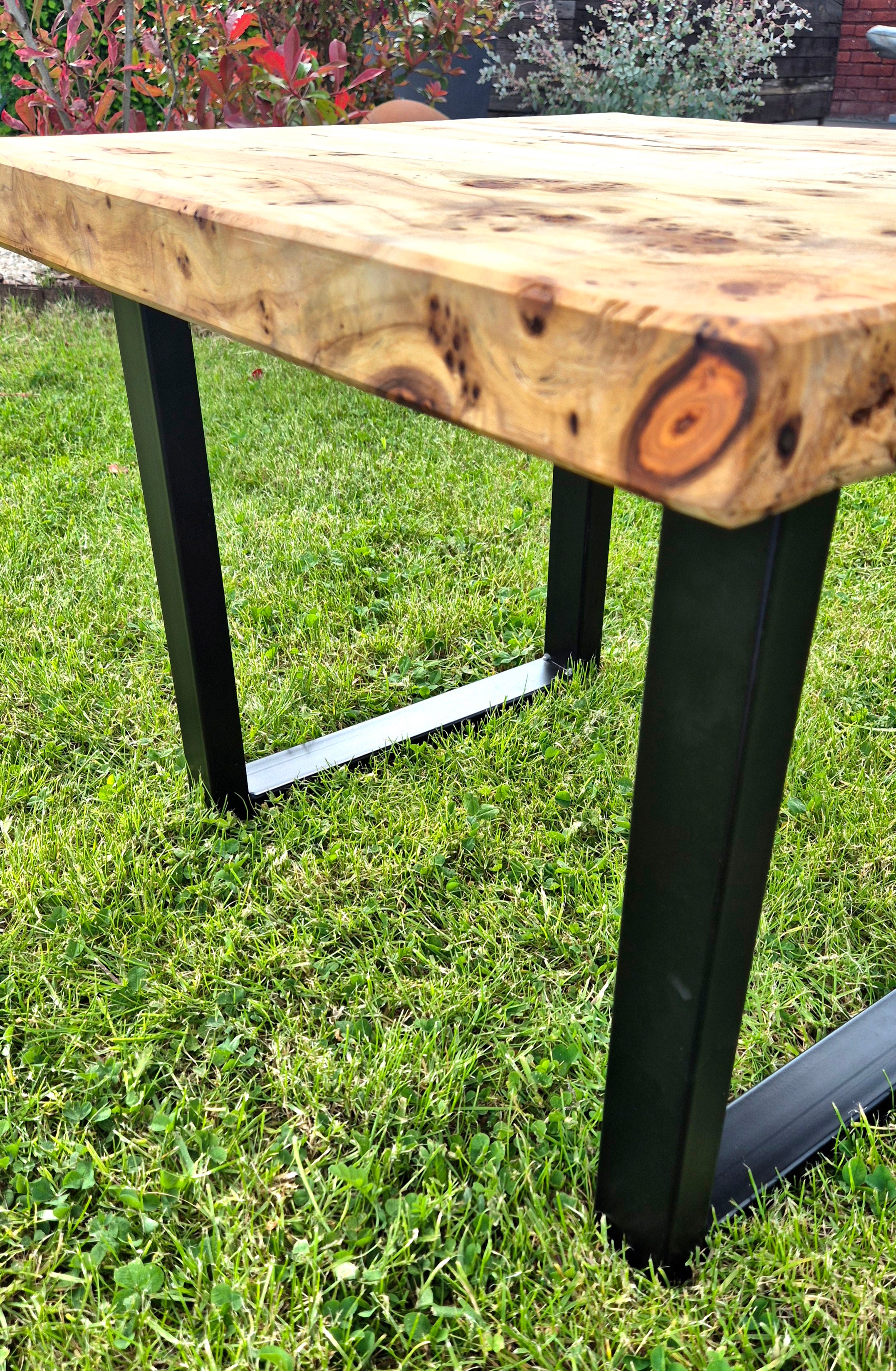 Table basse en loupe de peuplier (Poplar Burl)