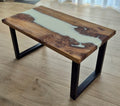 Table basse en loupe d’orme & résine époxy blanche