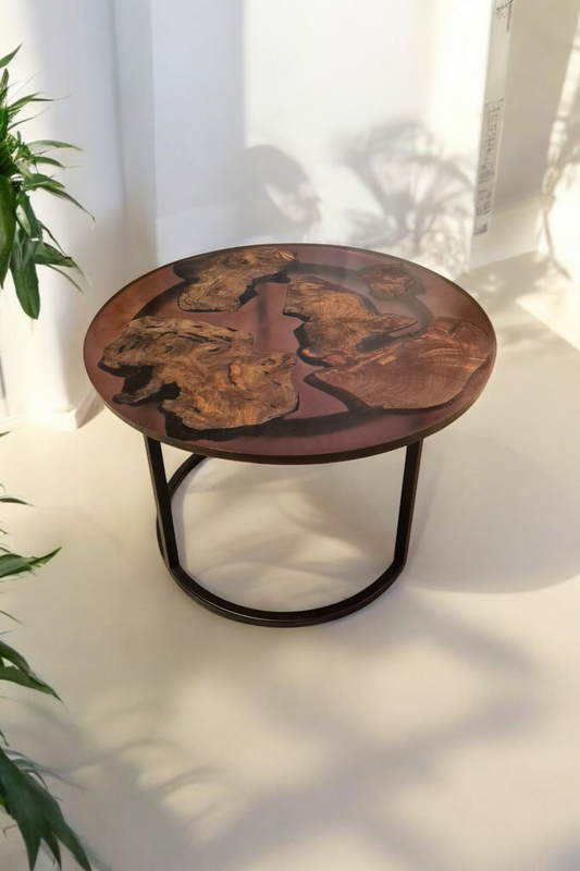 Table basse ronde en loupe d’orme et résine époxy