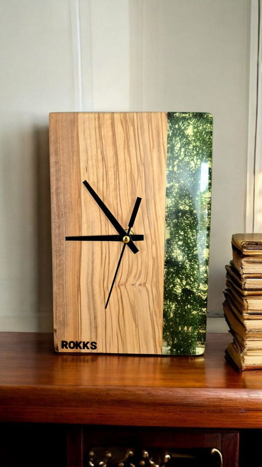 Horloge de bureau epoxy & mousse